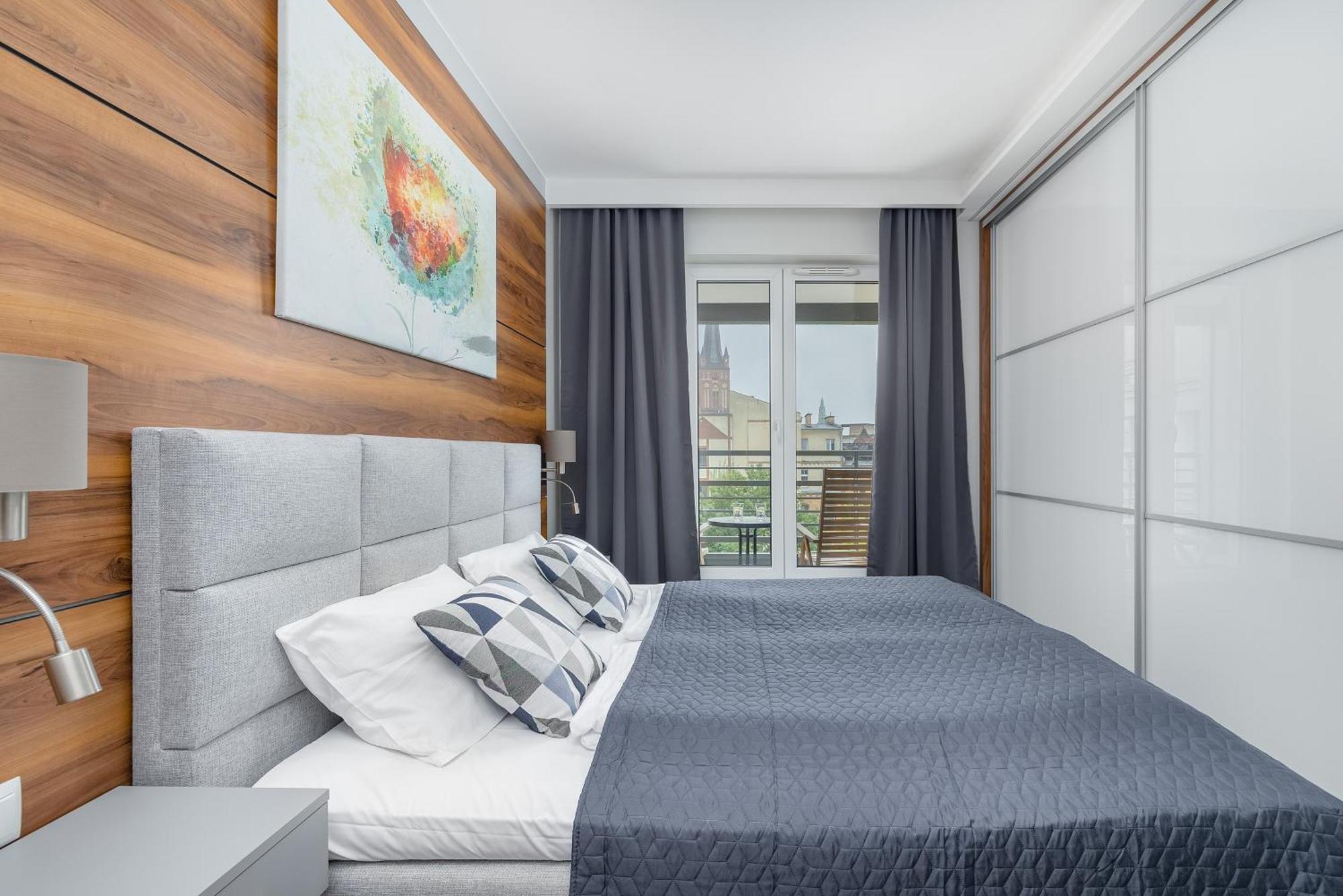 Park Mariacka Z Parkingiem By Renters *